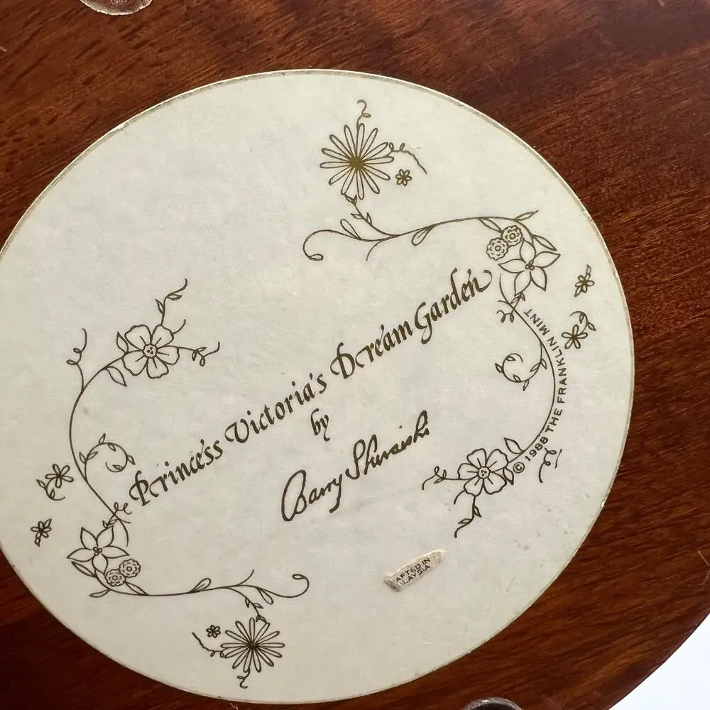 Vintage 1988 Franklin Mint Princess Victoria's Dream Garden by Barry Shiraishi‎
